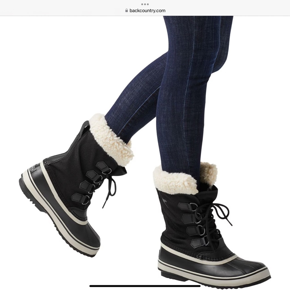 Sorel Winter Carnival boots new with box 8.5